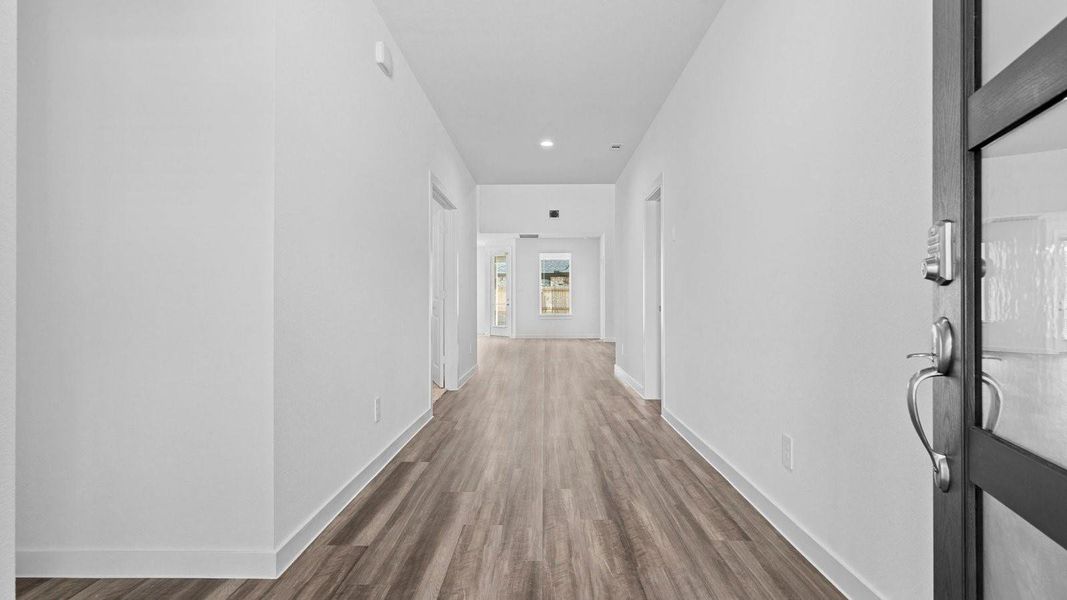 Spacious, unfurnished interior of a new home in Harvest Green, Richmond (Image 21).