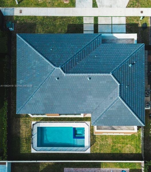 Community amenities in , Miami (Image 50).