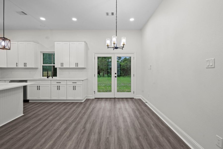 Dining Area Dining Area