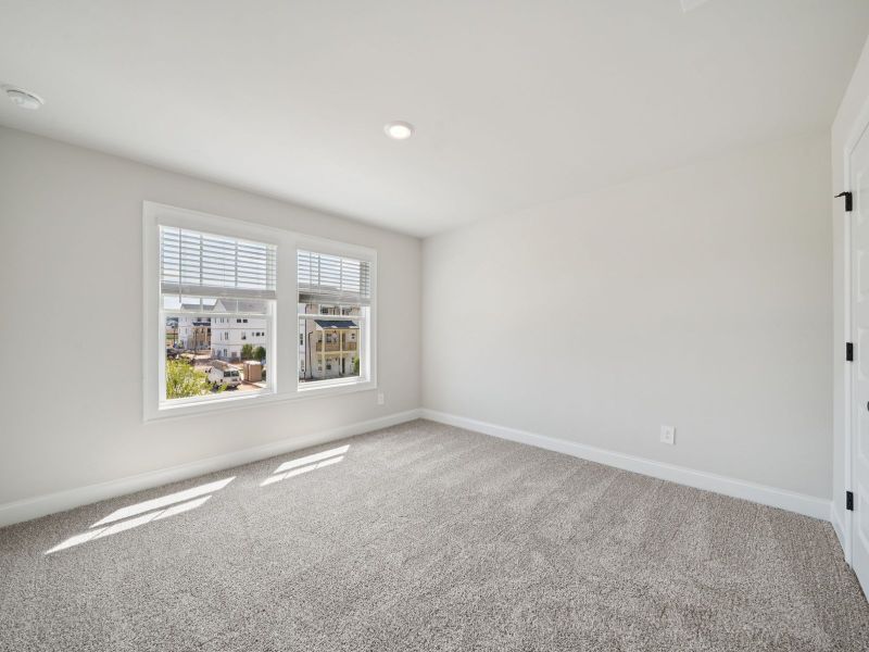 Spacious, unfurnished interior of a new home in Martin Springs - Estate Series, Lawrenceville (Image 19).