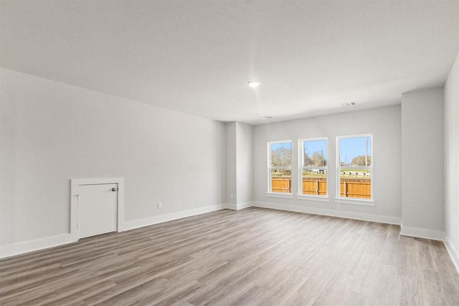 Spacious, unfurnished interior of a new home in , Garland (Image 21).