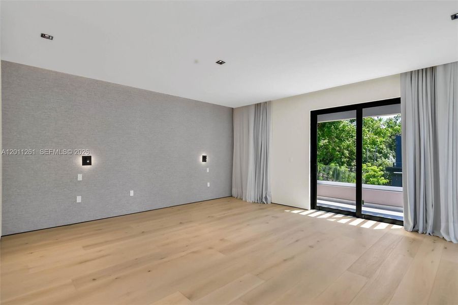 Spacious, unfurnished interior of a new home in , Miami (Image 48).