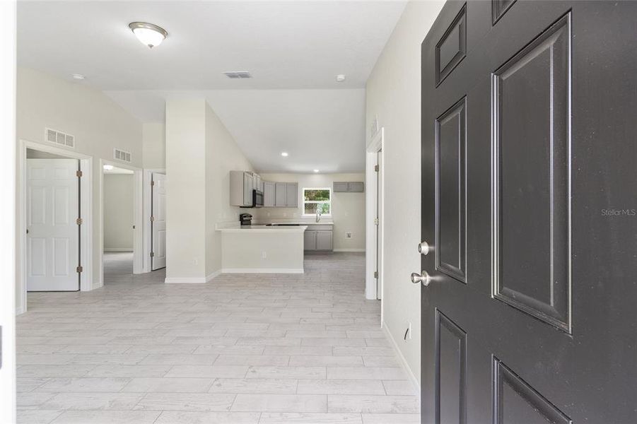 Spacious, unfurnished interior of a new home in , Ocala (Image 32).