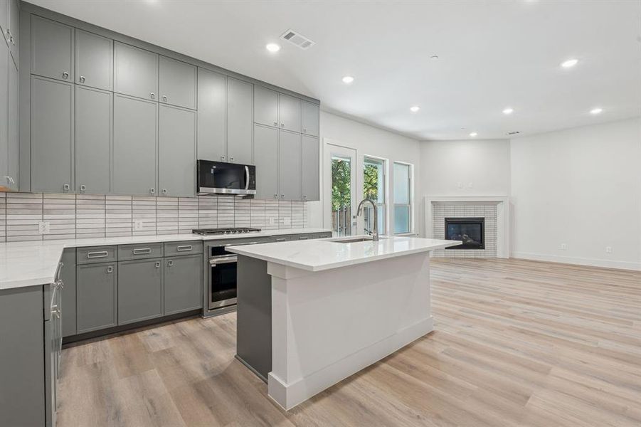 Modern kitchen.