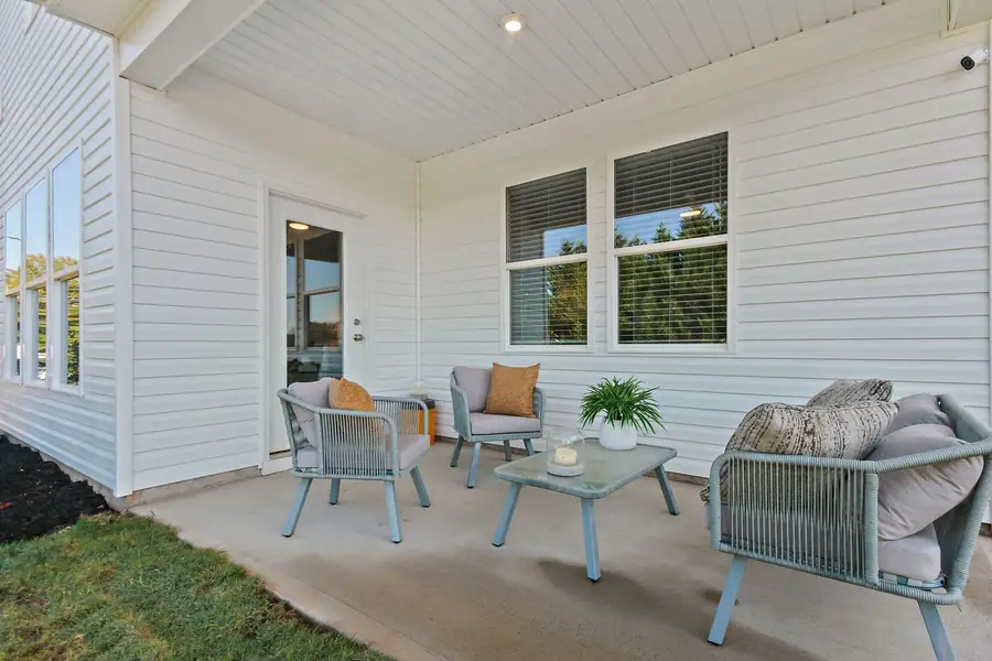Representative furnished interior of a home built from the The Cade by Stanley Martin Homes in Persimmon Hill, Lyman (Image 16).