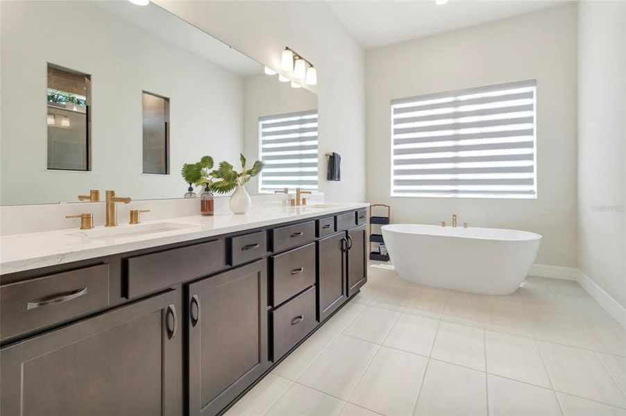 Furnished interior view inside a new home in , Orlando (Image 6).