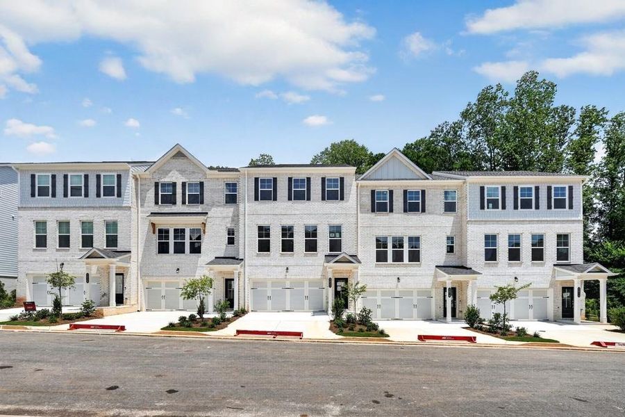Condo located in Mableton, GA showcasing its design and architecture (Image 4).