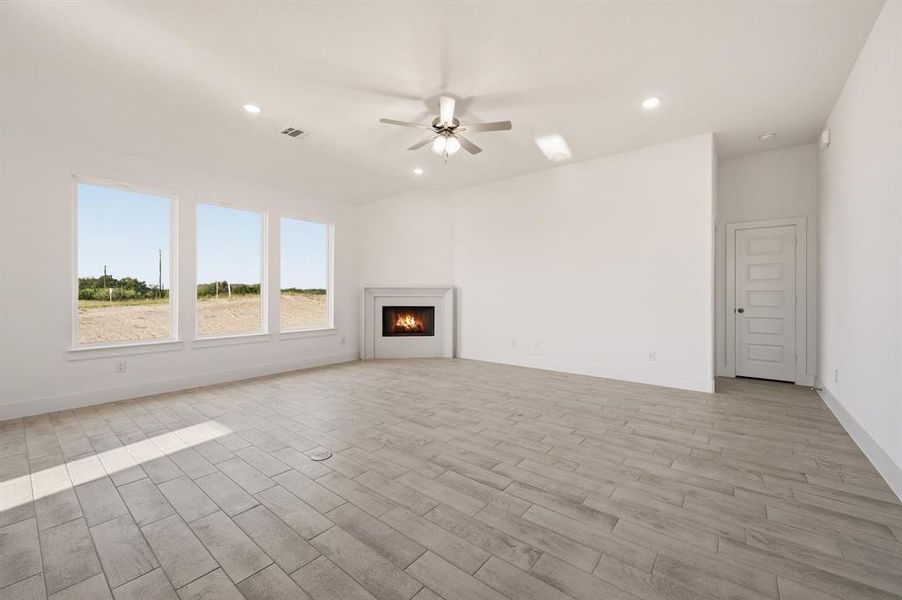 Spacious, unfurnished interior of a new home in Saddleback Estates, Boyd (Image 33). Spacious, unfurnished interior of a new home in Saddleback Estates, Boyd (Image 33).