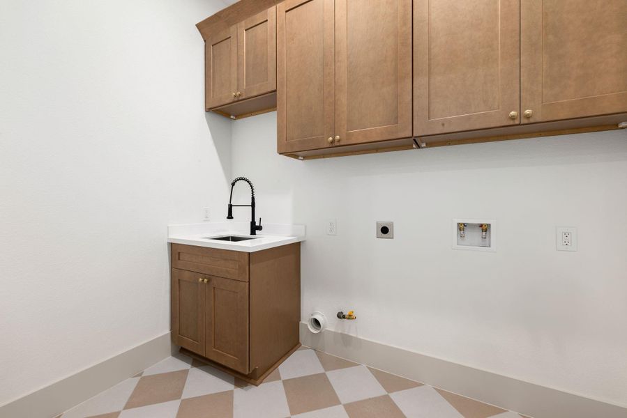 Furnished interior view inside a new home in , Tomball (Image 35).