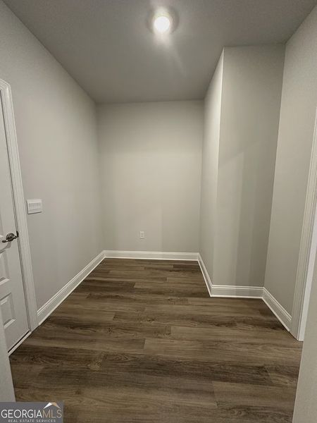 Spacious, unfurnished interior of a new home in Mirror Lake at South Harbour, Villa Rica (Image 12).