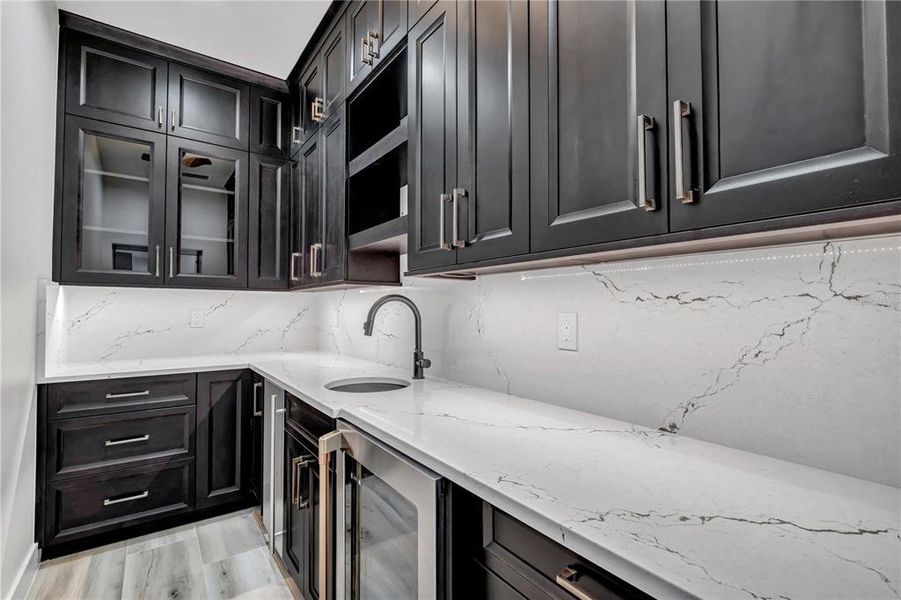 Furnished interior view inside a new home in , Port Charlotte (Image 44).