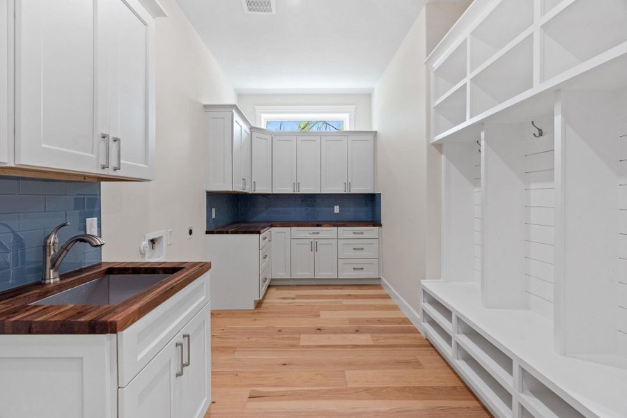 Furnished interior view inside a new home in , Horseshoe Bay (Image 5). Furnished interior view inside a new home in , Horseshoe Bay (Image 5).