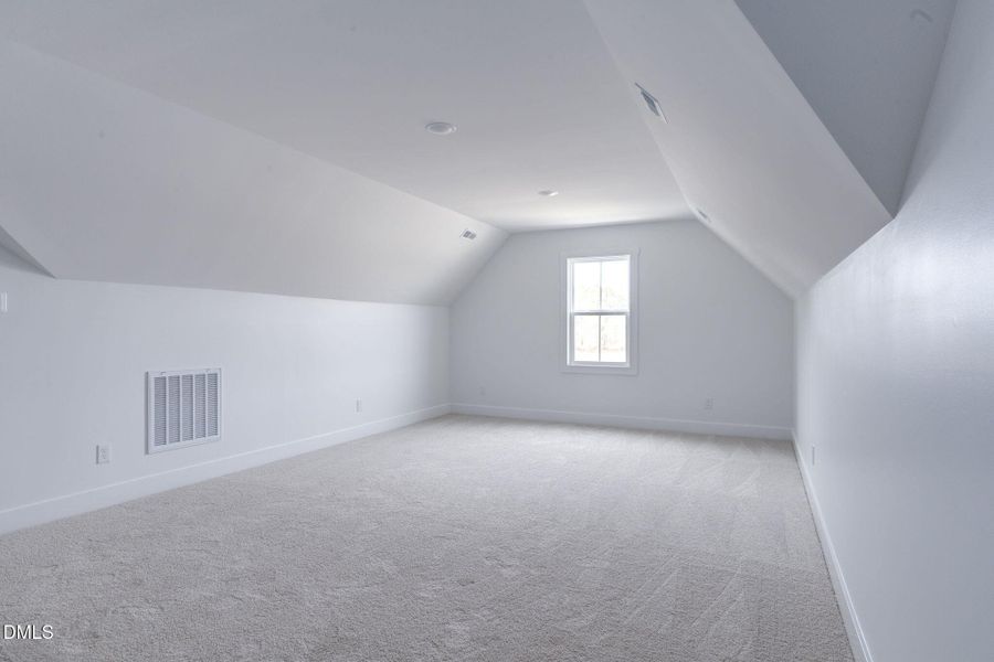 77-web-or-mls-Roombiance77