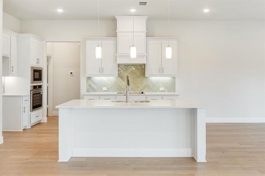 Furnished interior view inside a new home in The Retreat at North Grove 60, Waxahachie (Image 9). Furnished interior view inside a new home in The Retreat at North Grove 60, Waxahachie (Image 9).