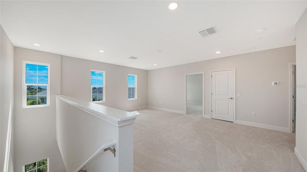 Spacious, unfurnished interior of a new home in Canoe Creek, Parrish (Image 28).