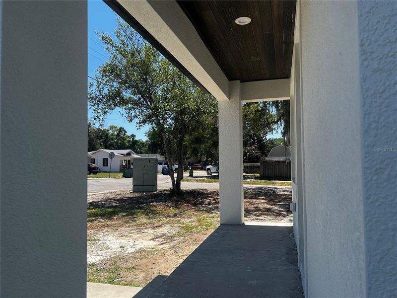 Exterior details and patio area of a home in , Tampa (Image 3).
