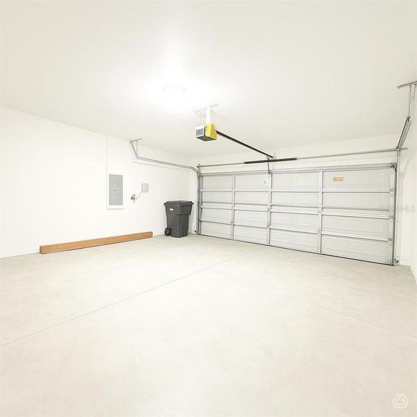 Spacious, unfurnished interior of a new home in Broadleaf, Parrish (Image 15).