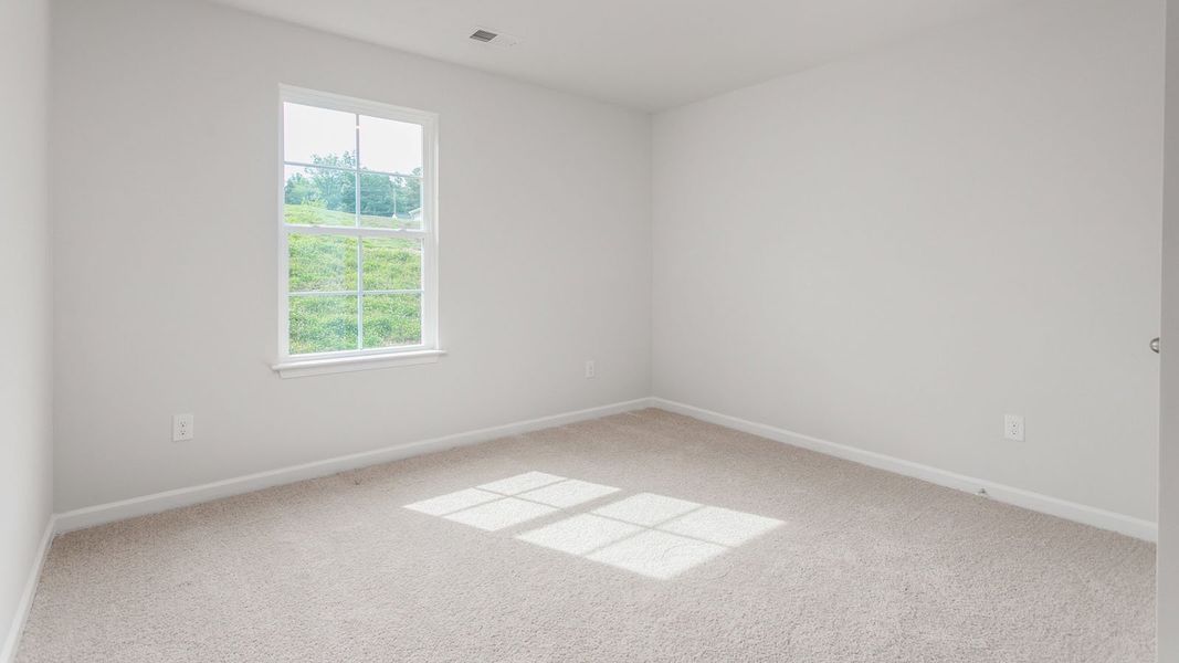 Representative unfurnished interior of a home built from the PENWELL by D.R. Horton in English Farm, Archdale (Image 15).