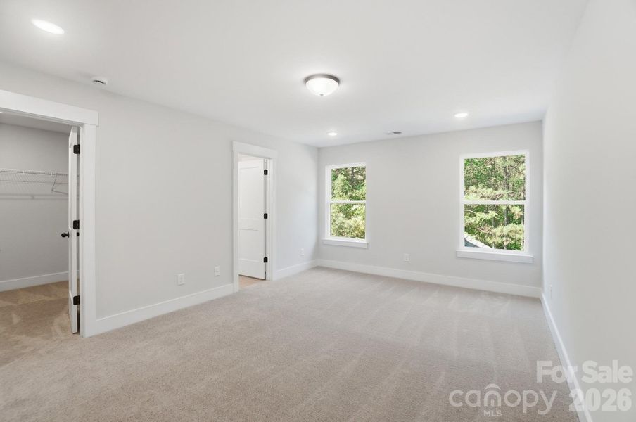 Spacious, unfurnished interior of a new home in Blythe Mill Townhomes, Waxhaw (Image 39).