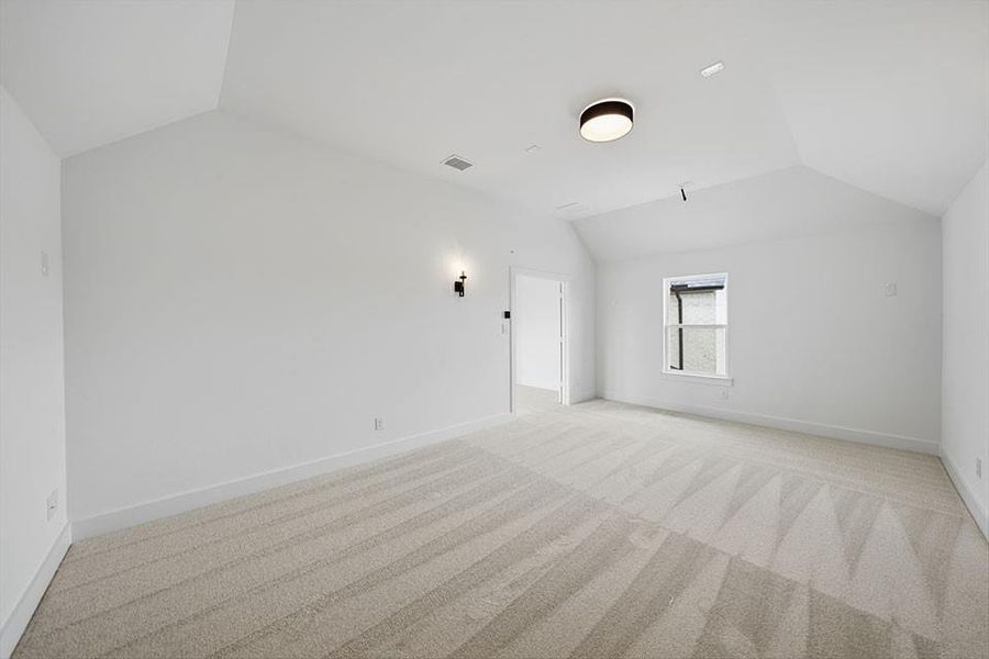 Spacious, unfurnished interior of a new home in Custer Ridge Estates, Allen (Image 33). Spacious, unfurnished interior of a new home in Custer Ridge Estates, Allen (Image 33).
