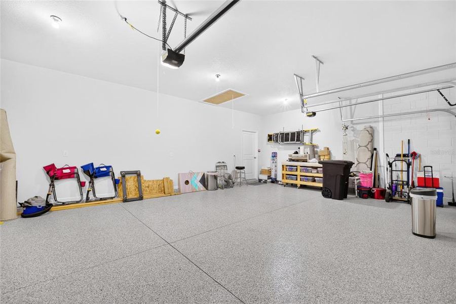 Spacious, unfurnished interior of a new home in , Ocala (Image 21).