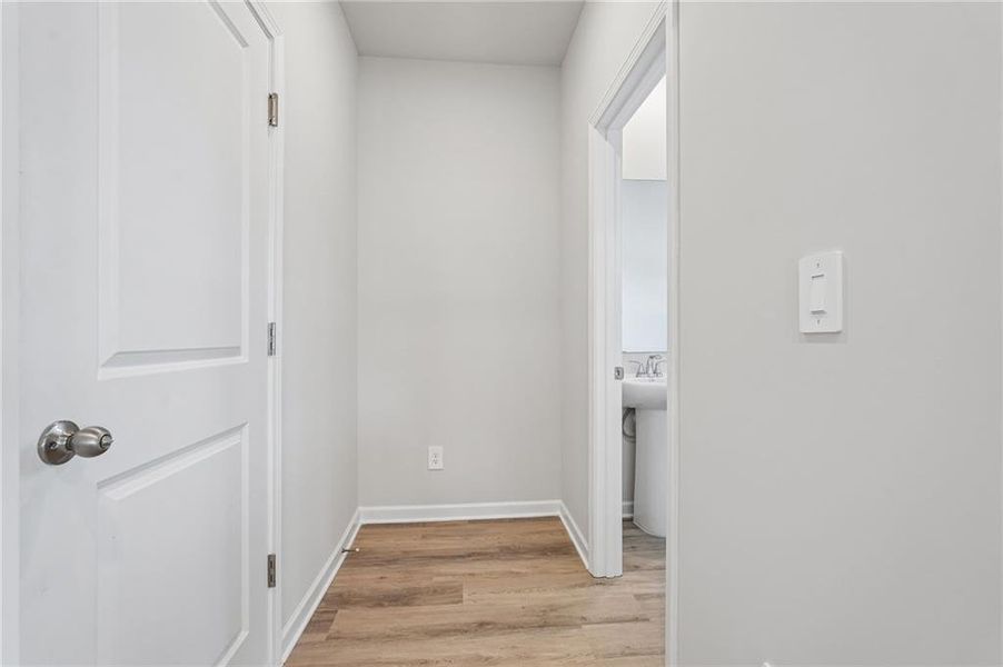 Spacious, unfurnished interior of a new home in Northwoods at Mirror Lake, Villa Rica (Image 35).
