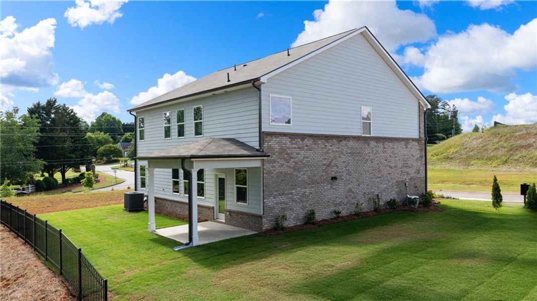 Exterior details and patio area of a home in Alcovy Village, Lawrenceville (Image 35).