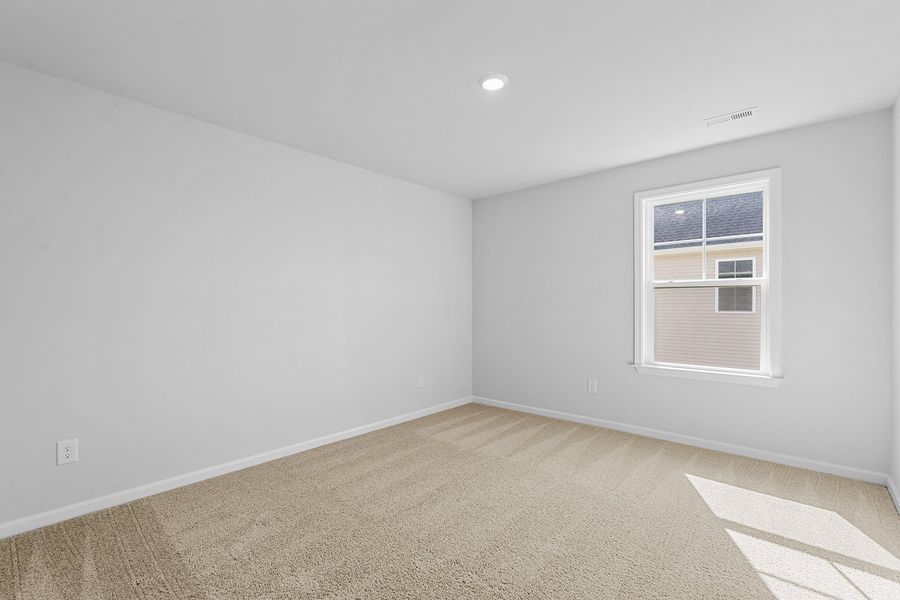 Spacious, unfurnished interior of a new home in Fieldstone, Lexington (Image 51).