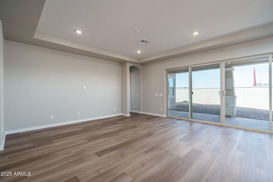 8) GREAT ROOM 8) GREAT ROOM