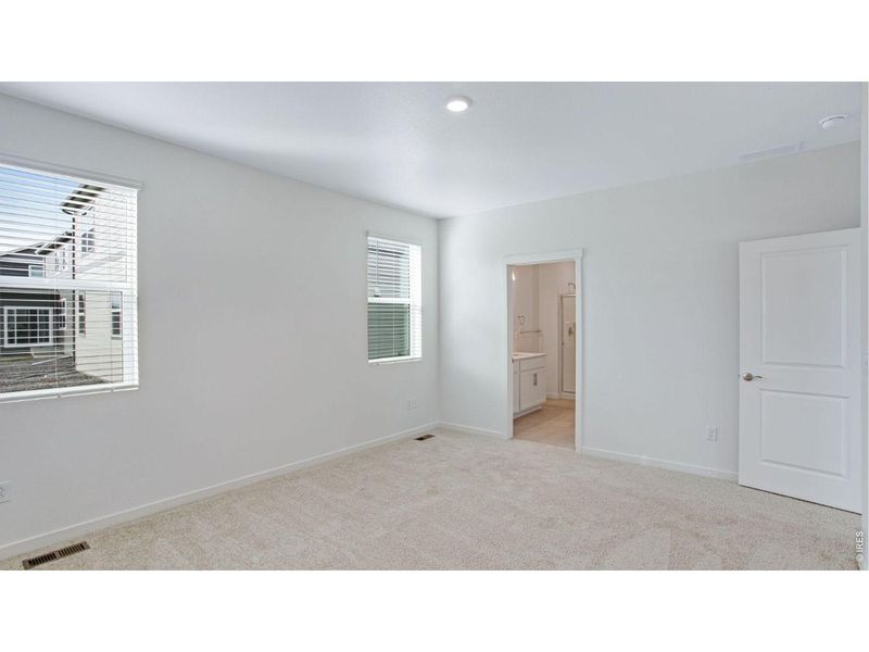 Spacious, unfurnished interior of a new home in Hansen Farm, Fort Collins (Image 21).