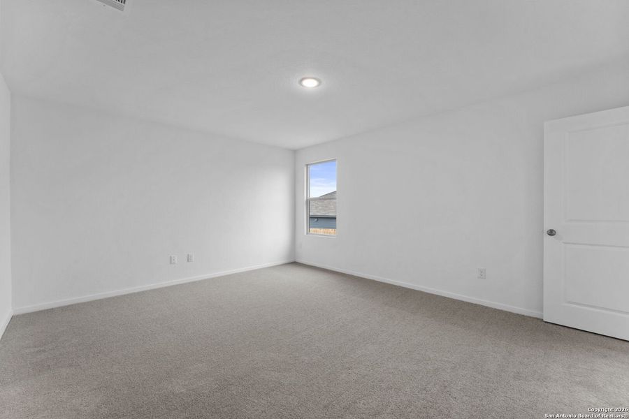 Spacious, unfurnished interior of a new home in Voss Farms: Watermill Collection, New Braunfels (Image 18).