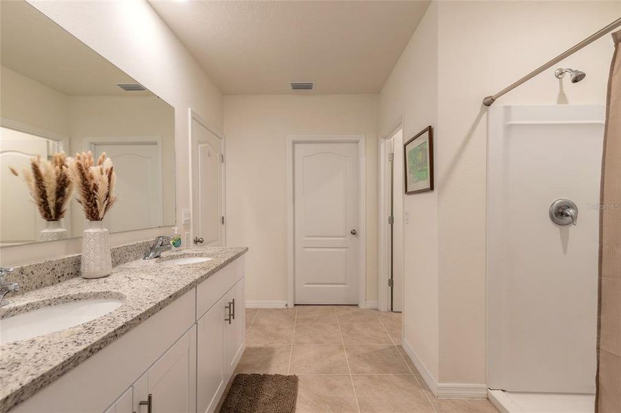 Furnished interior view inside a new home in Fountain View, Ormond Beach (Image 11).