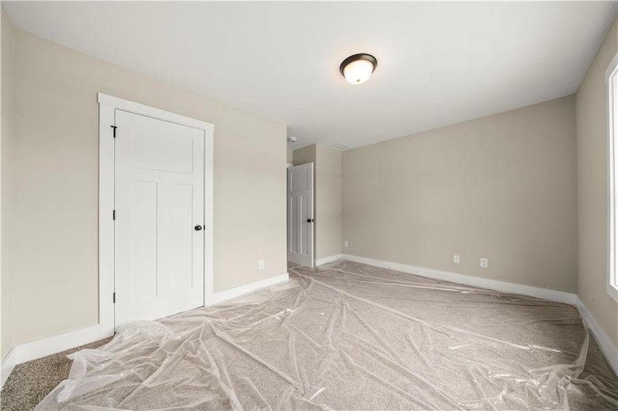 Spacious, unfurnished interior of a new home in Benson Estates, Dallas (Image 21).