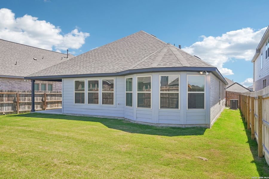 Exterior details and patio area of a home in , New Braunfels (Image 3).