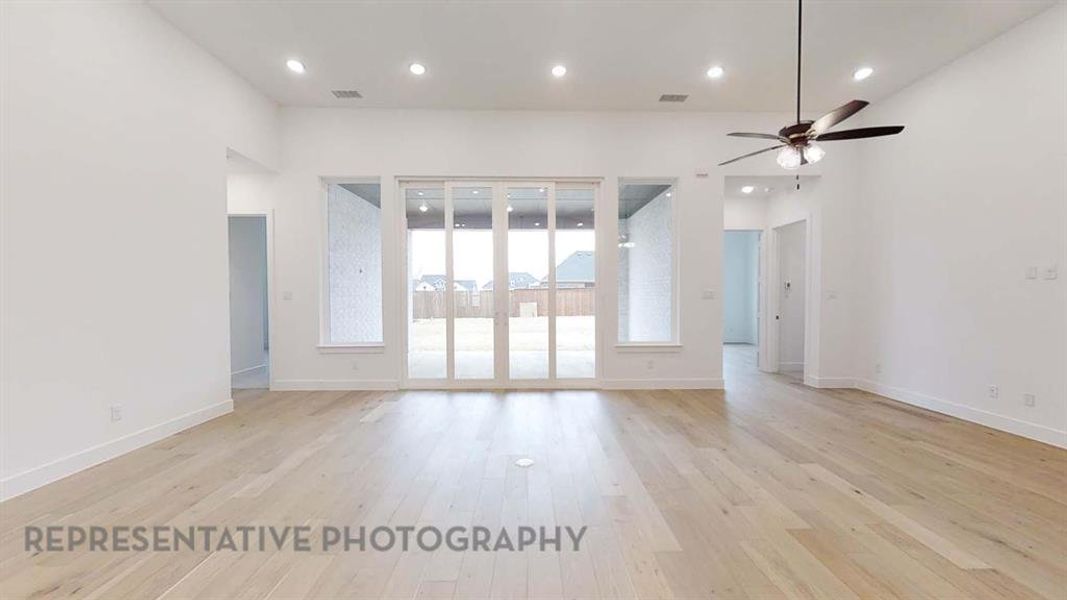 Spacious, unfurnished interior of a new home in Saddle Star Estates, Rockwall (Image 14).