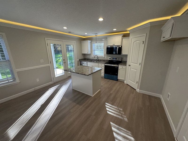 Spacious, unfurnished interior of a new home in Beason Pointe, Chesnee (Image 10).