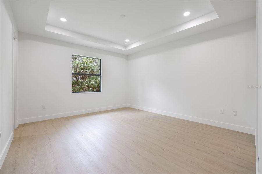 Spacious, unfurnished interior of a new home in , Port Charlotte (Image 31).