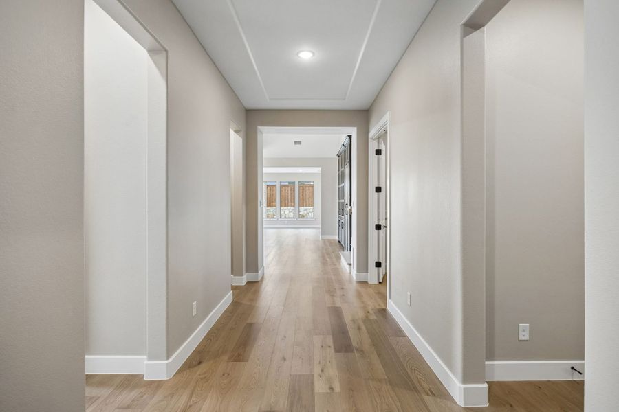 Spacious, unfurnished interior of a new home in Mustang Lakes, Celina (Image 21).
