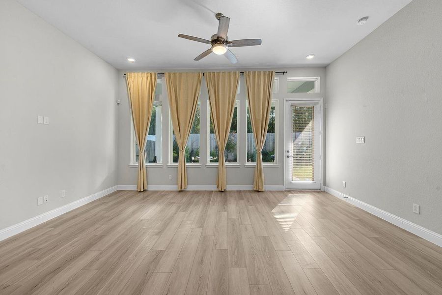 Spacious, unfurnished interior of a new home in , Humble (Image 18).