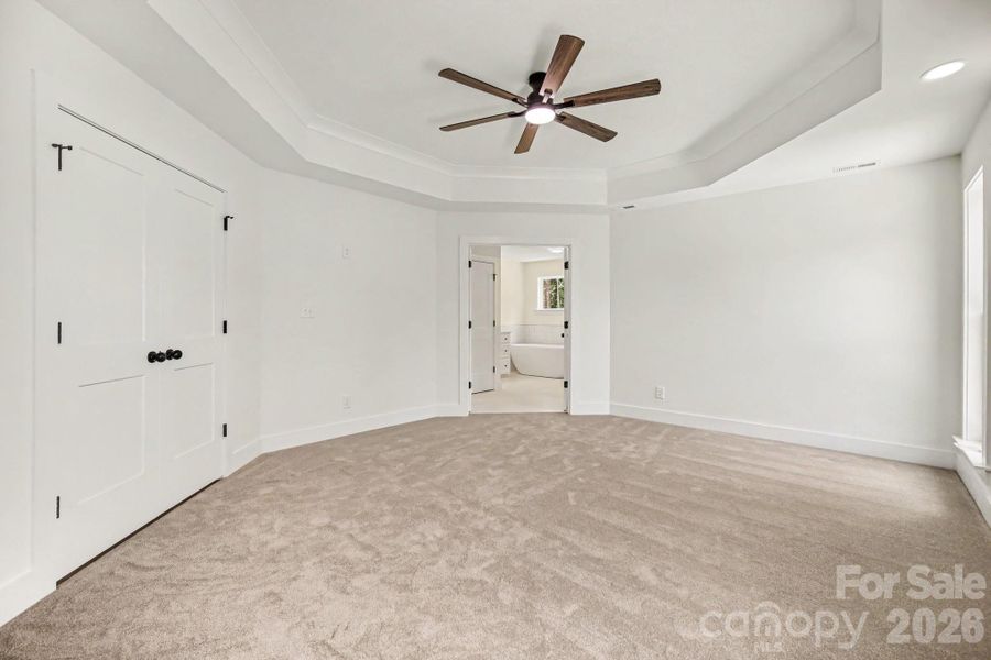 Primary suite that feels like luxury! Primary suite that feels like luxury!