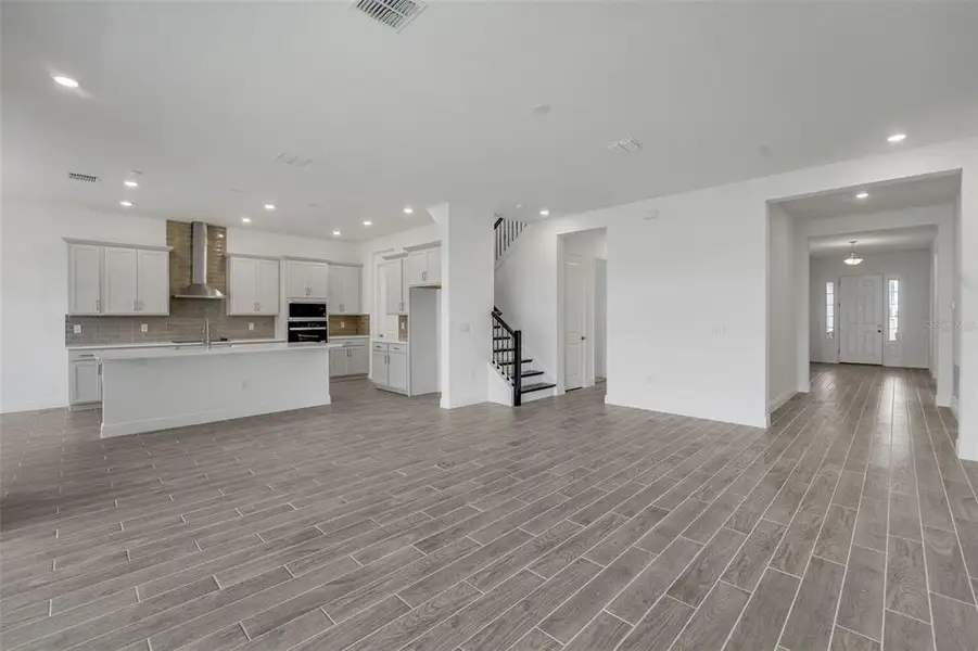 Spacious, unfurnished interior of a new home in Avalon Woods, Winter Garden (Image 43).
