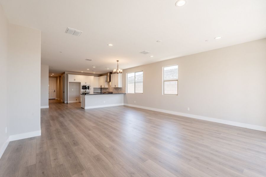 Representative unfurnished interior of a home built from the Larkspur by DRB Homes in The Villas at Mystic, Peoria (Image 21).
