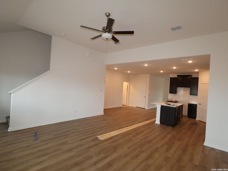 Spacious, unfurnished interior of a new home in Meadows at Clear Springs, New Braunfels (Image 29).