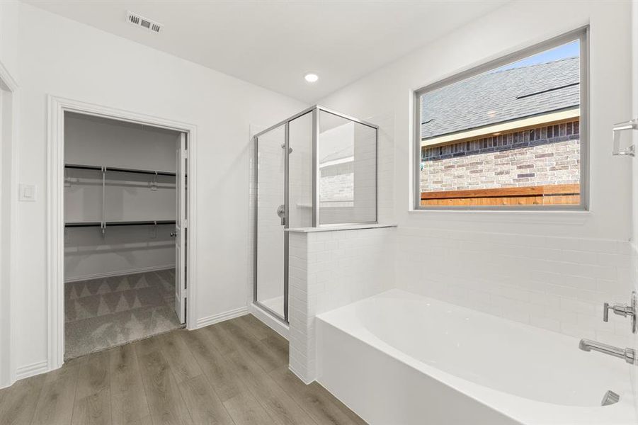 22. 1322 Parkdale - Bath (3) 22. 1322 Parkdale - Bath (3)