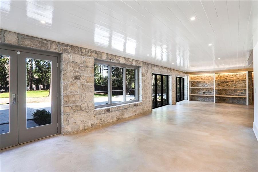 Spacious, unfurnished interior of a new home in , Atlanta (Image 22).