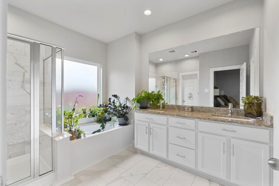 Furnished interior view inside a new home in Edgewood Village, Houston (Image 26). Furnished interior view inside a new home in Edgewood Village, Houston (Image 26).