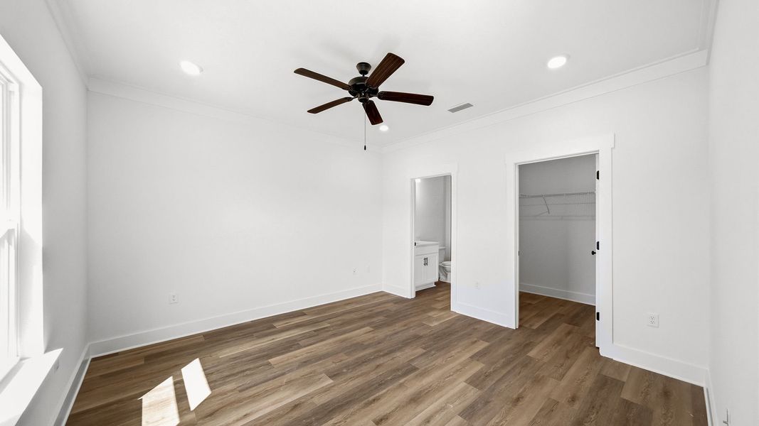 Spacious, unfurnished interior of a new home in Colonial East, Panama City Beach (Image 13).