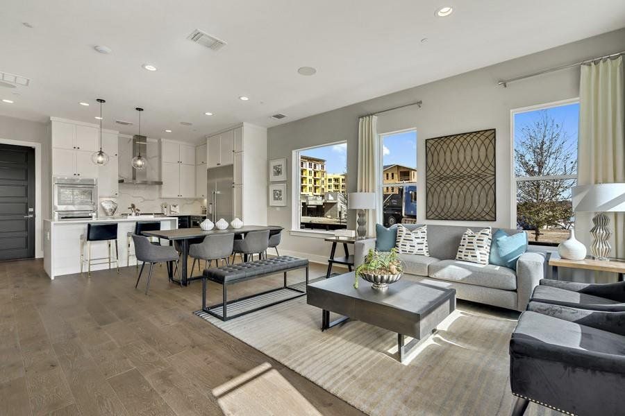 Photos are of a completed home and are for illustrative purposes only. Actual home is under construction and design selections, materials, and features may differ. Confirm final specifications with the New Home Consultant.