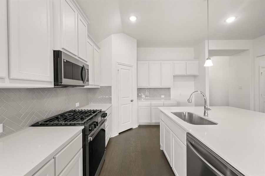 1016 Windsong- Kitchen-4 1016 Windsong- Kitchen-4