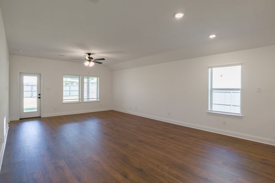 Spacious, unfurnished interior of a new home in Goodland, Venus (Image 14).